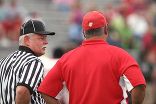 教练战术布置频繁调整引发讨论，教练在布置战术时讲到了常用的比赛阵型